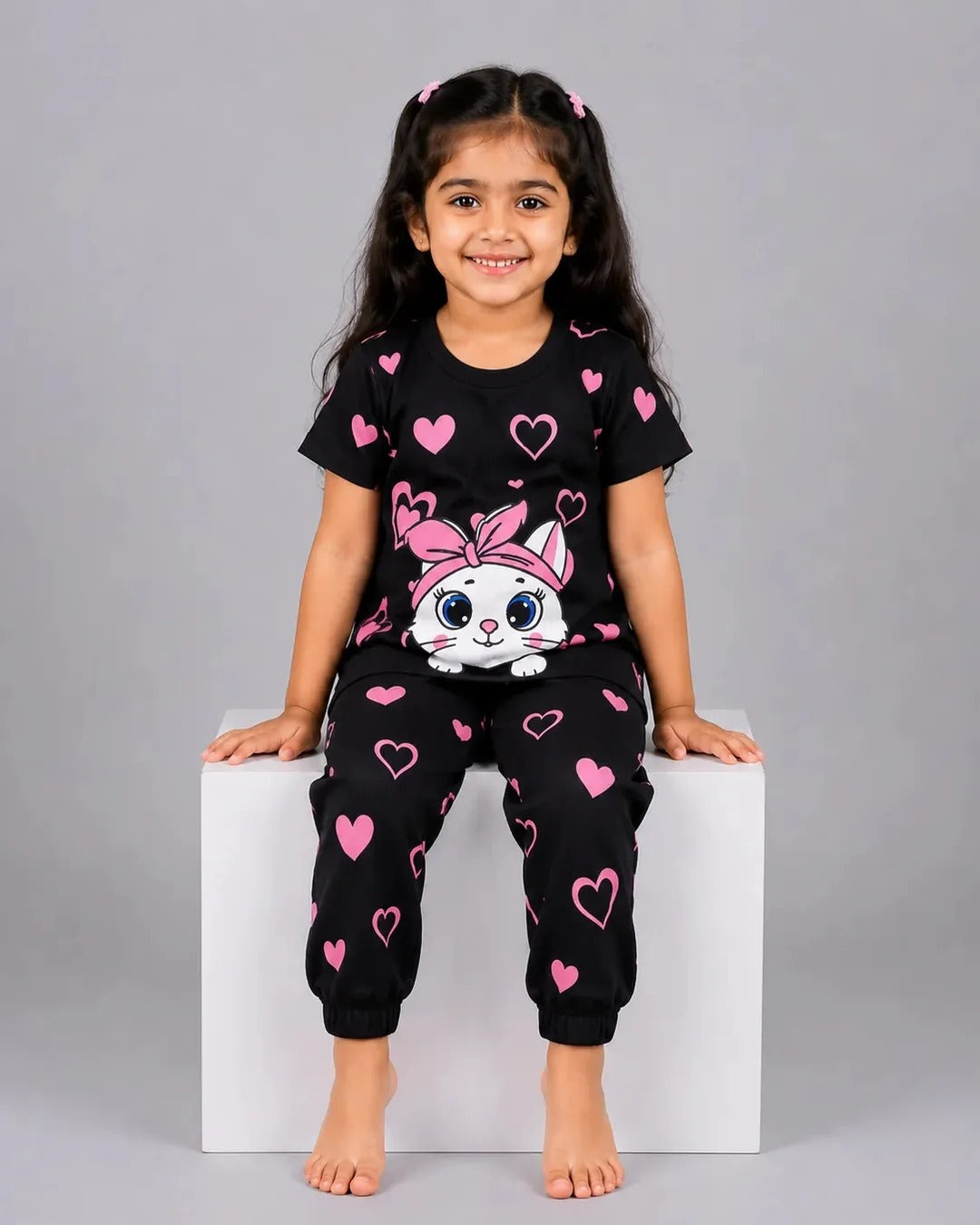 Black Kitty With Pink Hearts Printed Kids Suit
